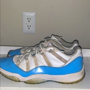 Buy multiple sneakers of clothing for discount off! Follow me on ig @swipedkicks